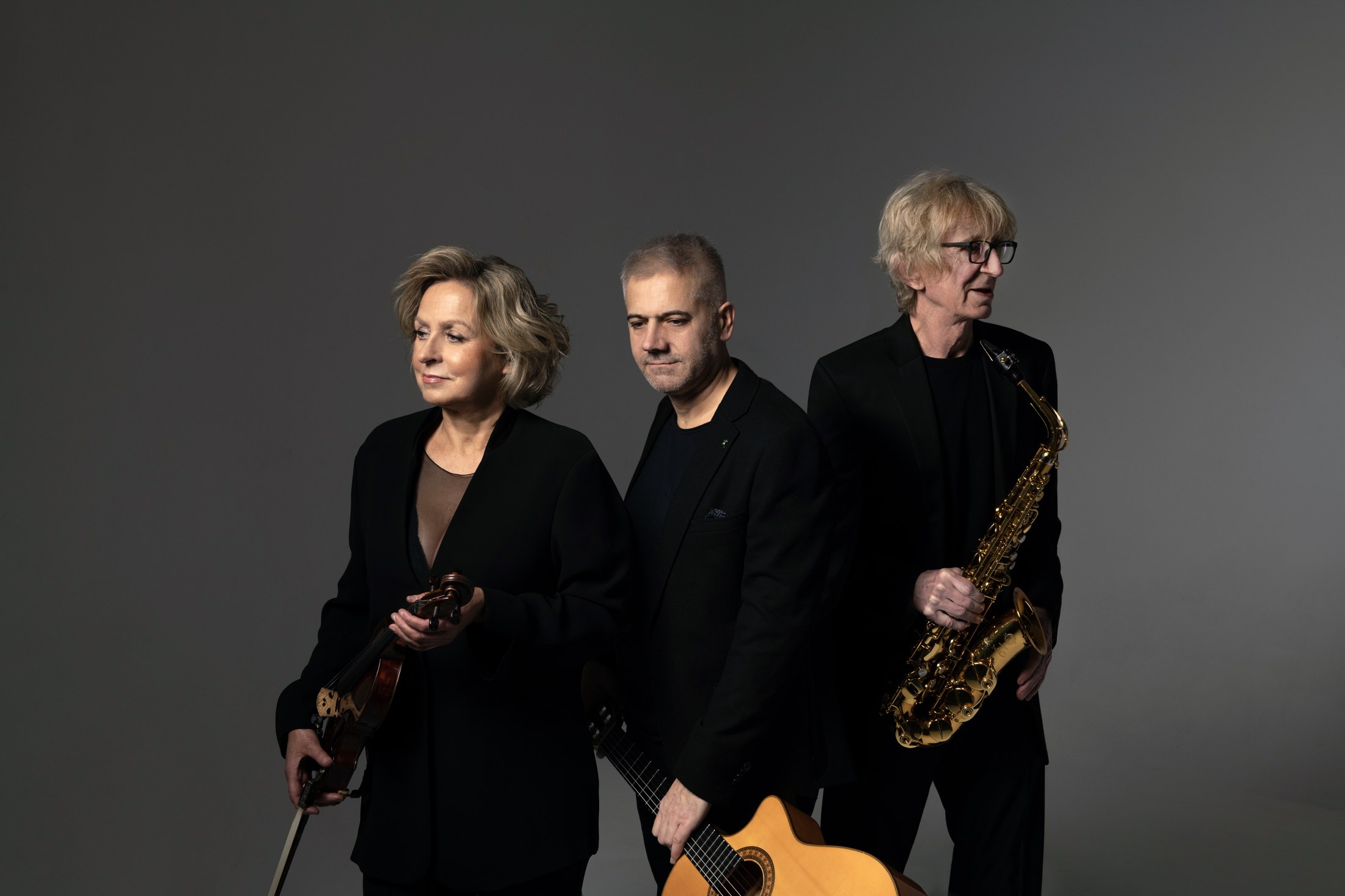 Trio Rareza ze skrzypcami, gitarą i saksofonem